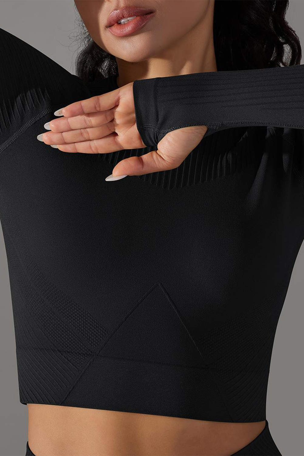 Black Solid Color Thumbholes Long Sleeve Active Crop Top