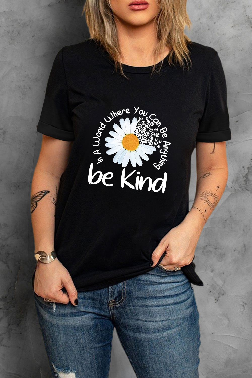 Black be kind Daisy Slogan Print Crewneck Casual Tee